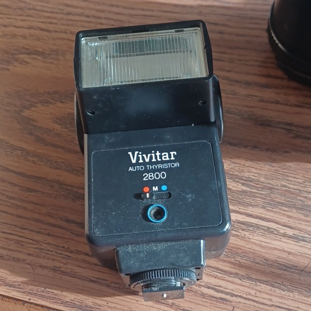 Vivitar Auto Thyristor Flash 2800 Shoe Mount- Untested